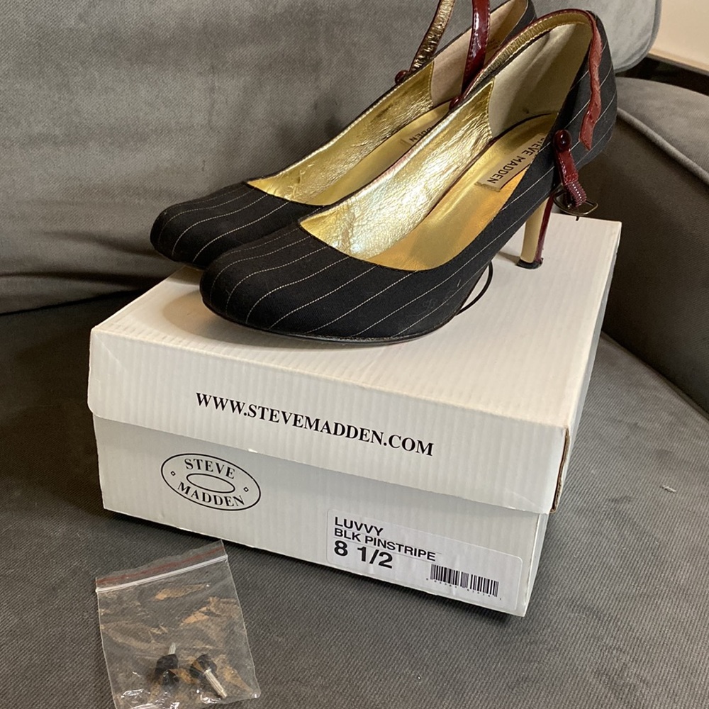 Aldo pinstripe heels - Picture 5 of 5